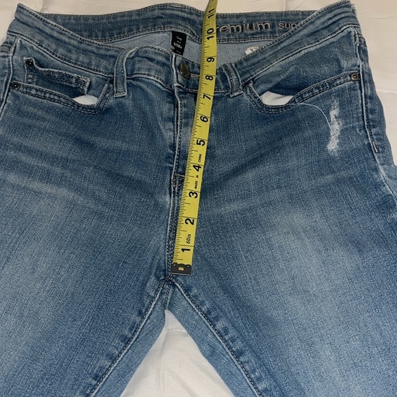 Gap Women's Blue Distressed Jeans size 6 - Picture 5 of 9